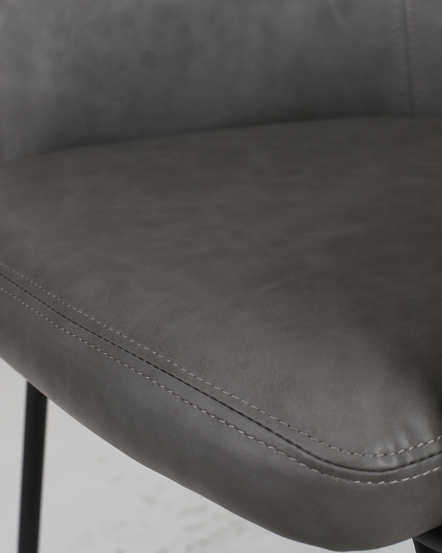 Sedia da pranzo in pelle con braccio Sedia da pranzo in pelle con braccio