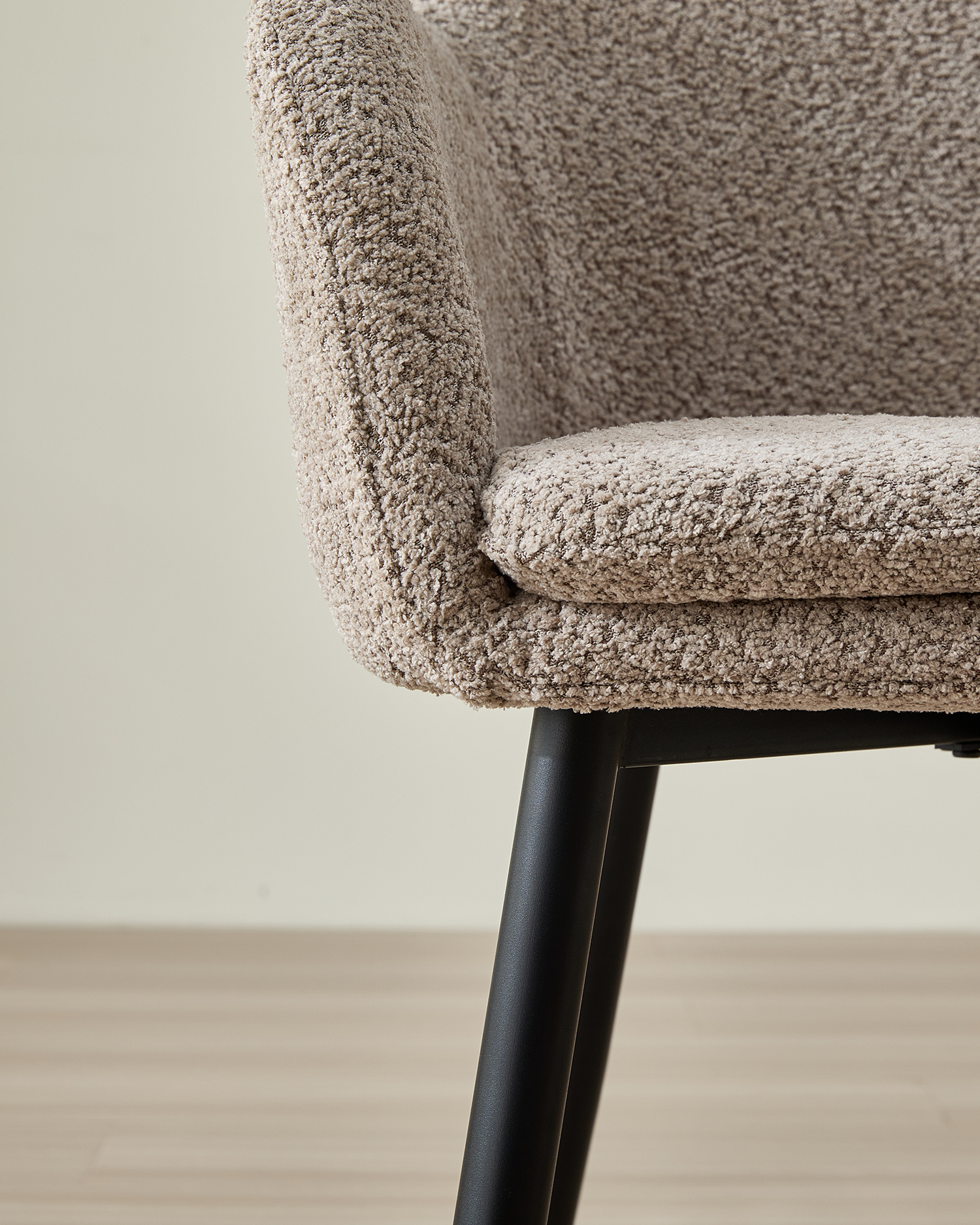 Sedia da pranzo imbottita morbida Sedia da pranzo imbottita morbida