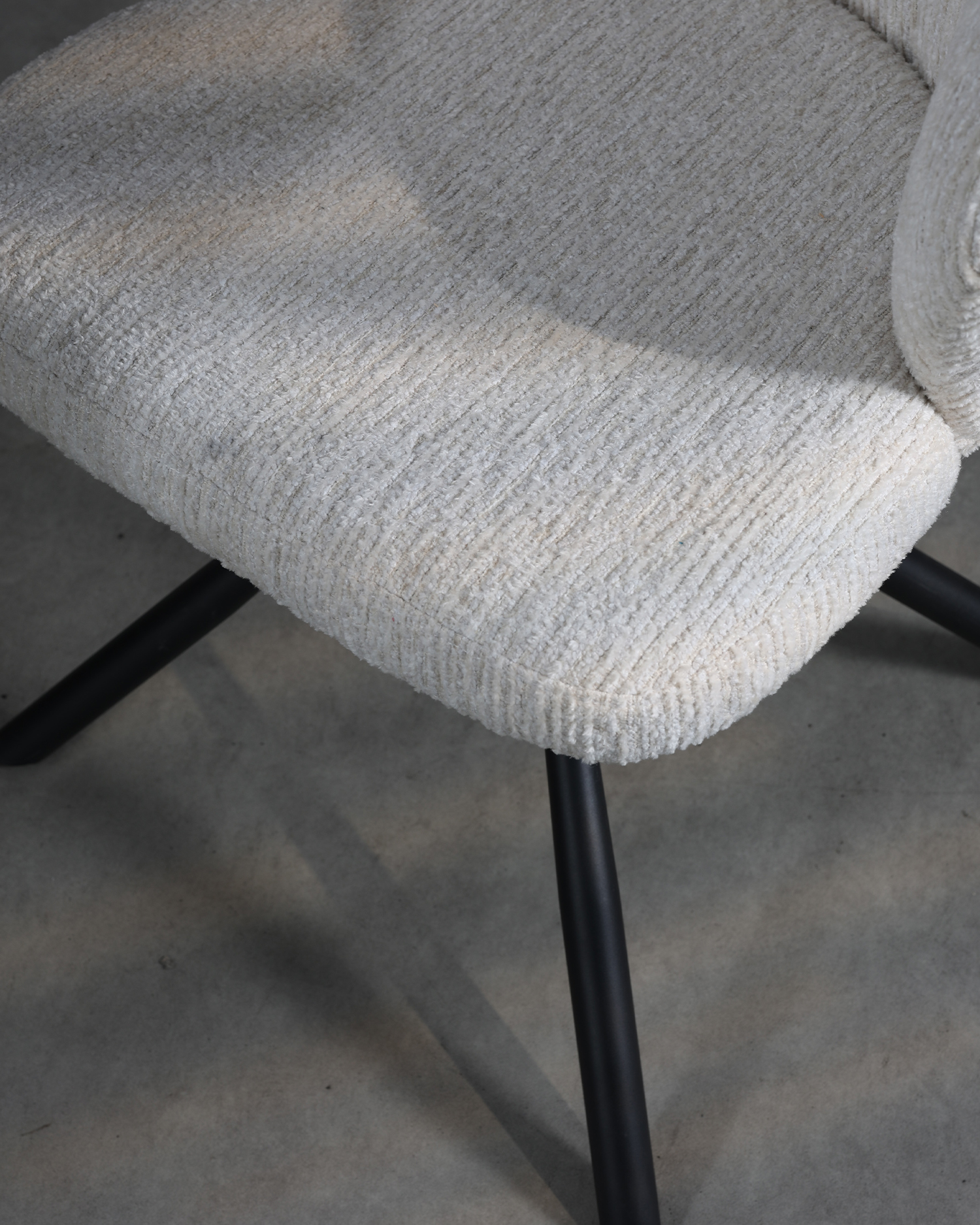 Sedie da pranzo girevoli bianche Sedie da pranzo girevoli bianche