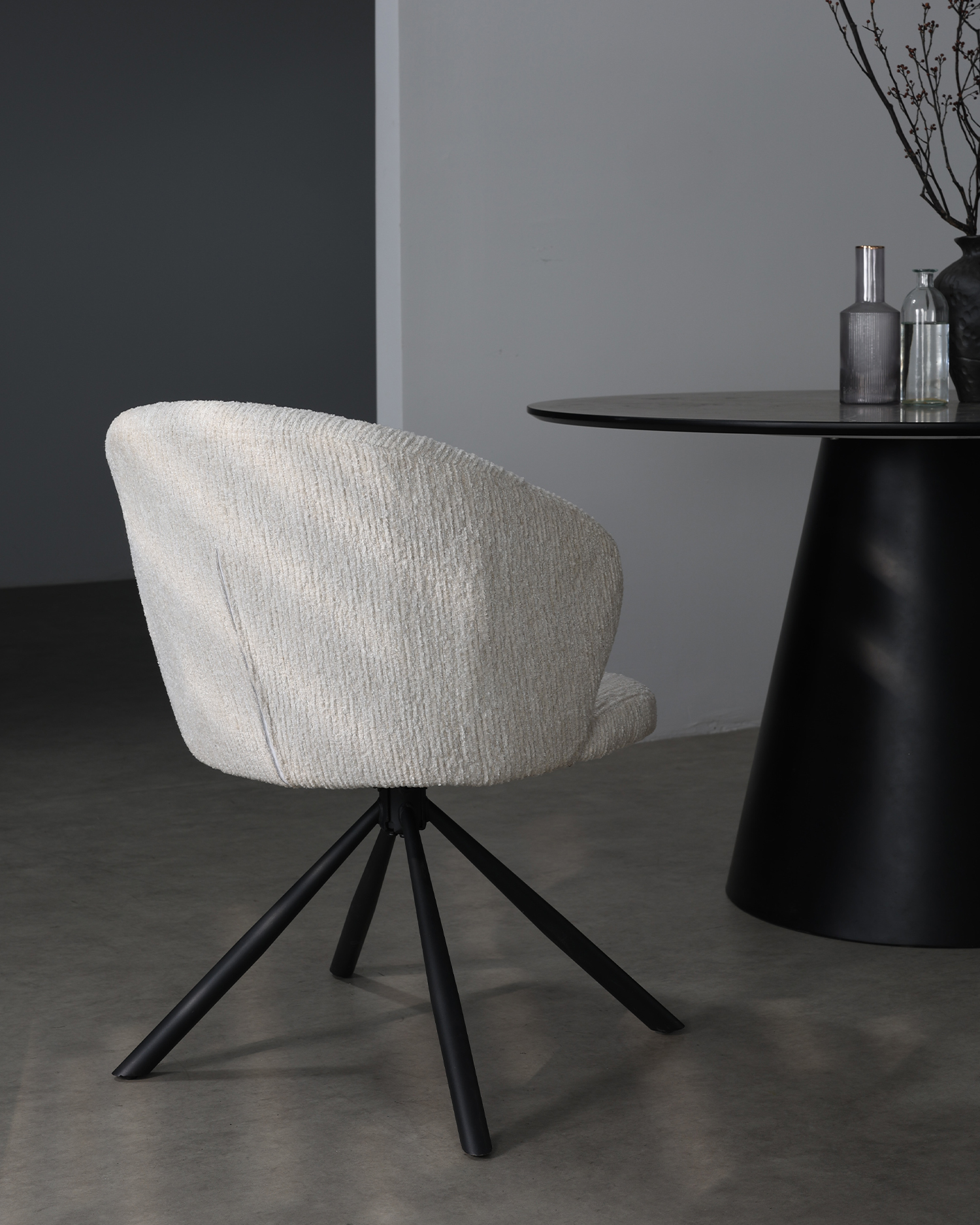 Sedie da pranzo girevoli bianche Sedie da pranzo girevoli bianche