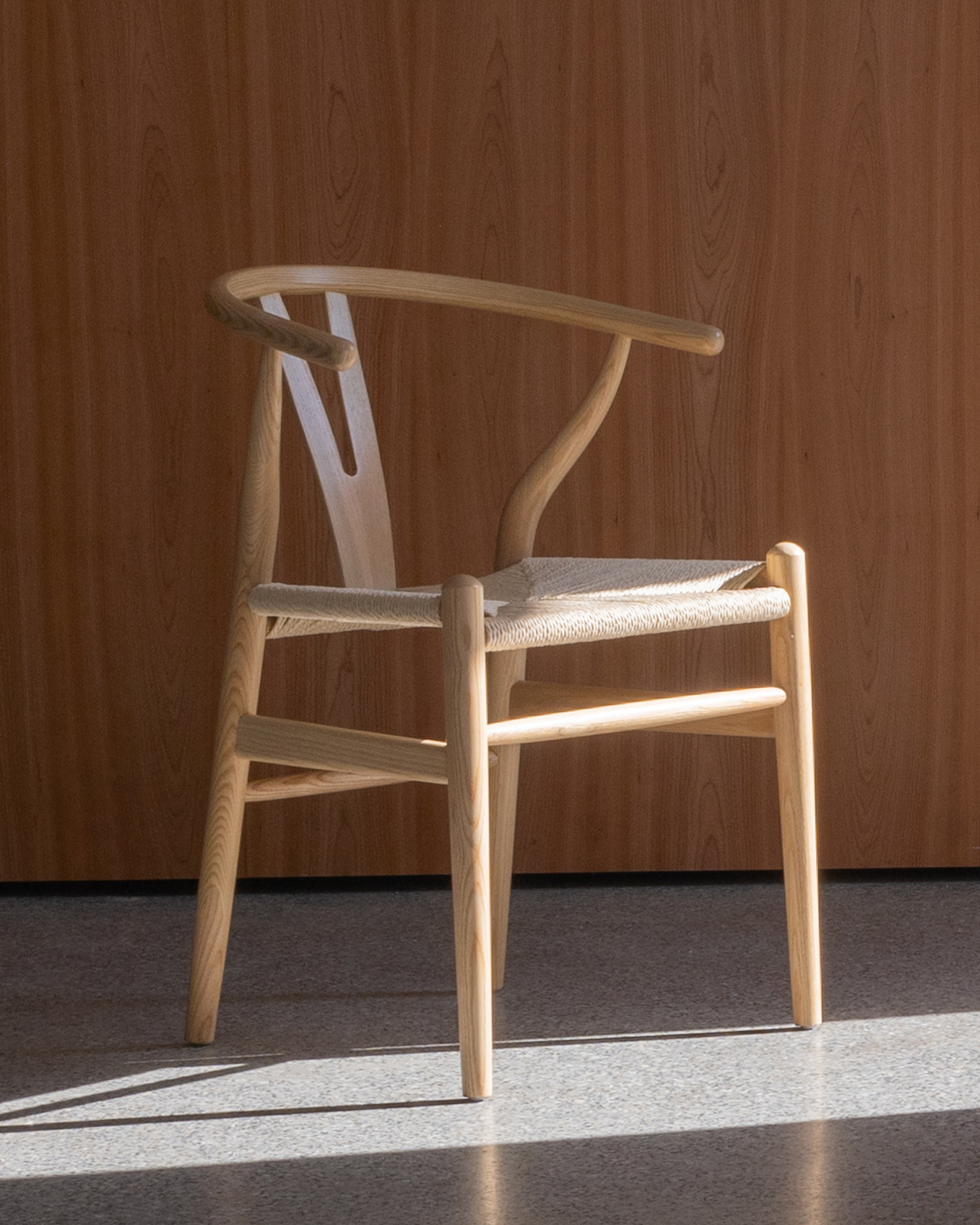 Sedia in legno di eleganza senza tempo Sedia in legno di eleganza senza tempo