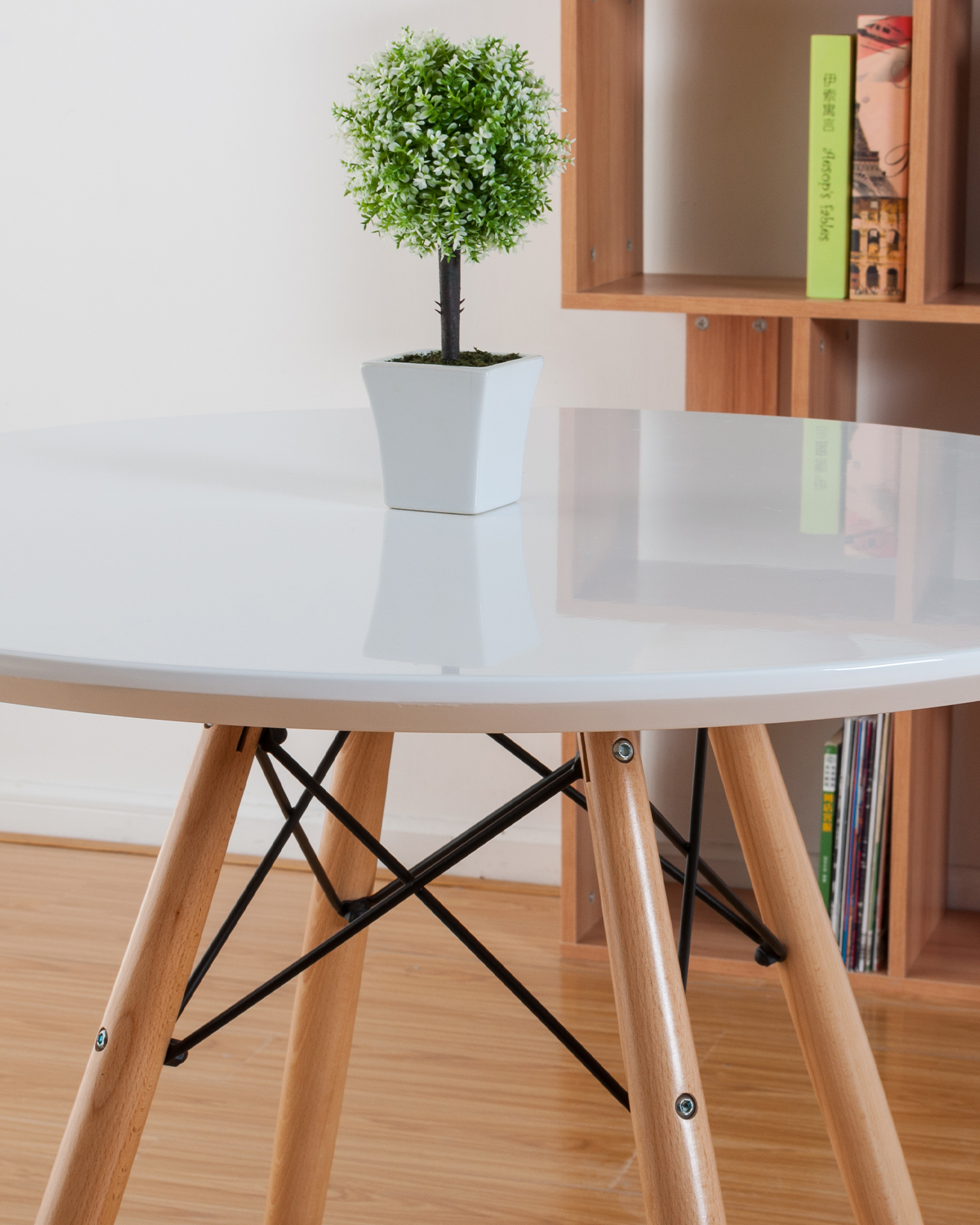 Tavolo da pranzo in legno rotondo nordico Tavolo da pranzo in legno rotondo nordico