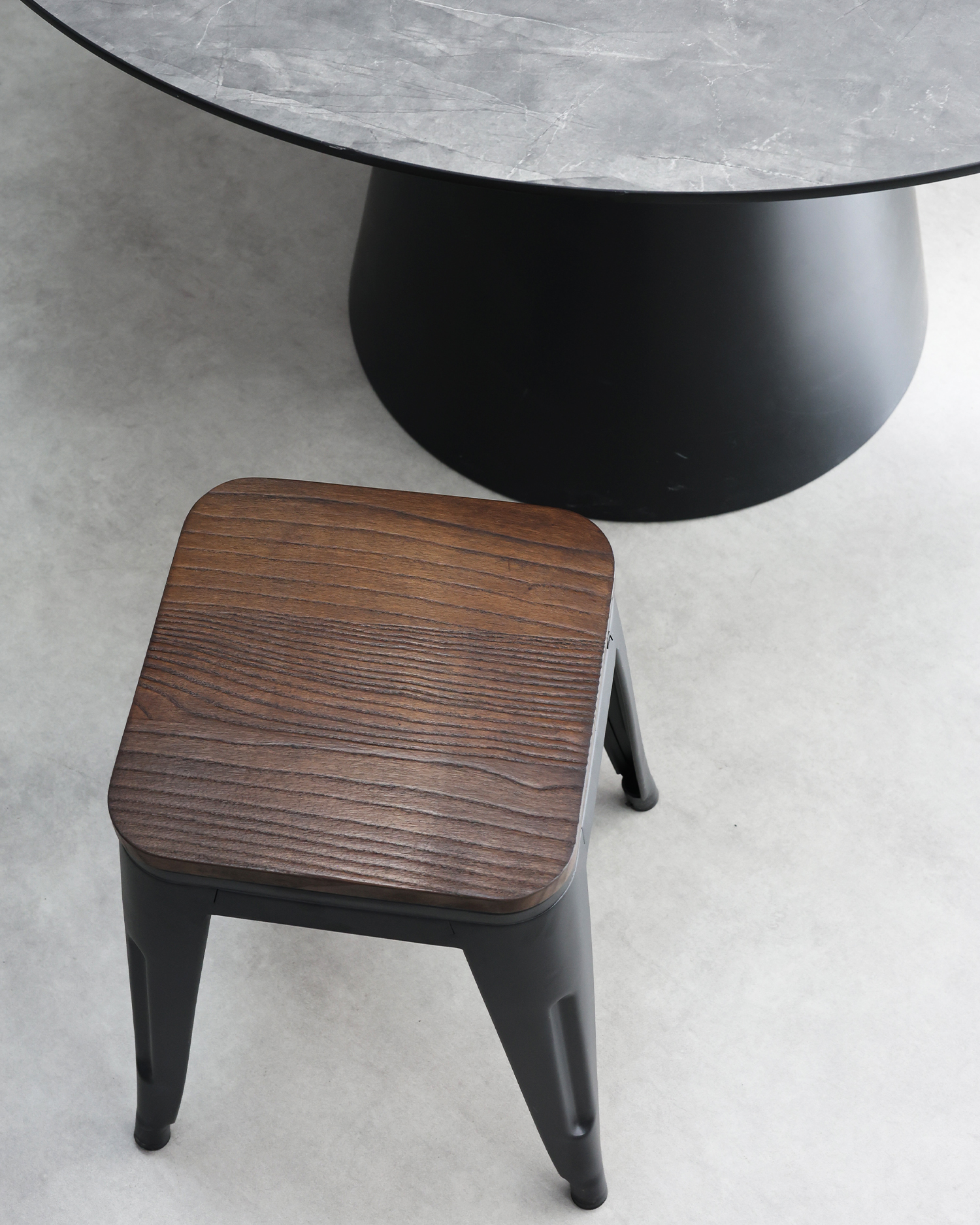 Sedie di design industriale in legno Sedie di design industriale in legno