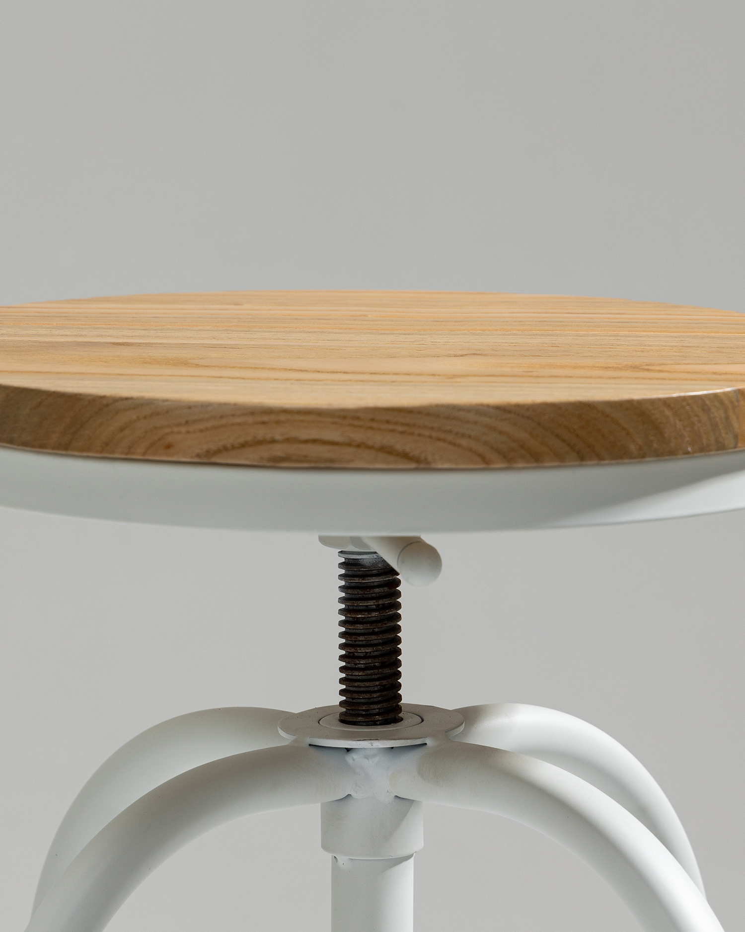 Sgabello di ferro regolabile Sgabello di ferro regolabile