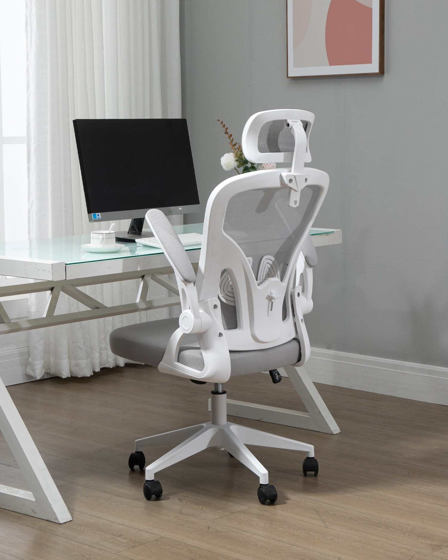 Sedia da ufficio con bracciolo regolabile Sedia da ufficio con bracciolo regolabile